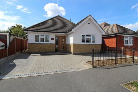 3 bedroom bungalow for sale, First Avenue, Wickford, Essex, SS11