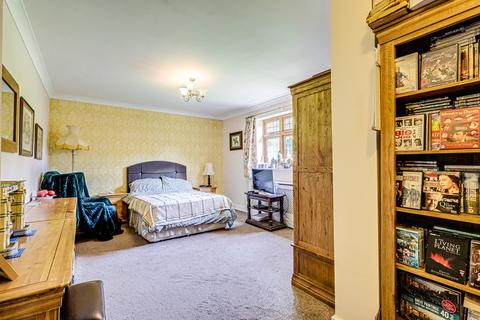 3 bedroom detached bungalow for sale, Cross Road, Basildon, SS13