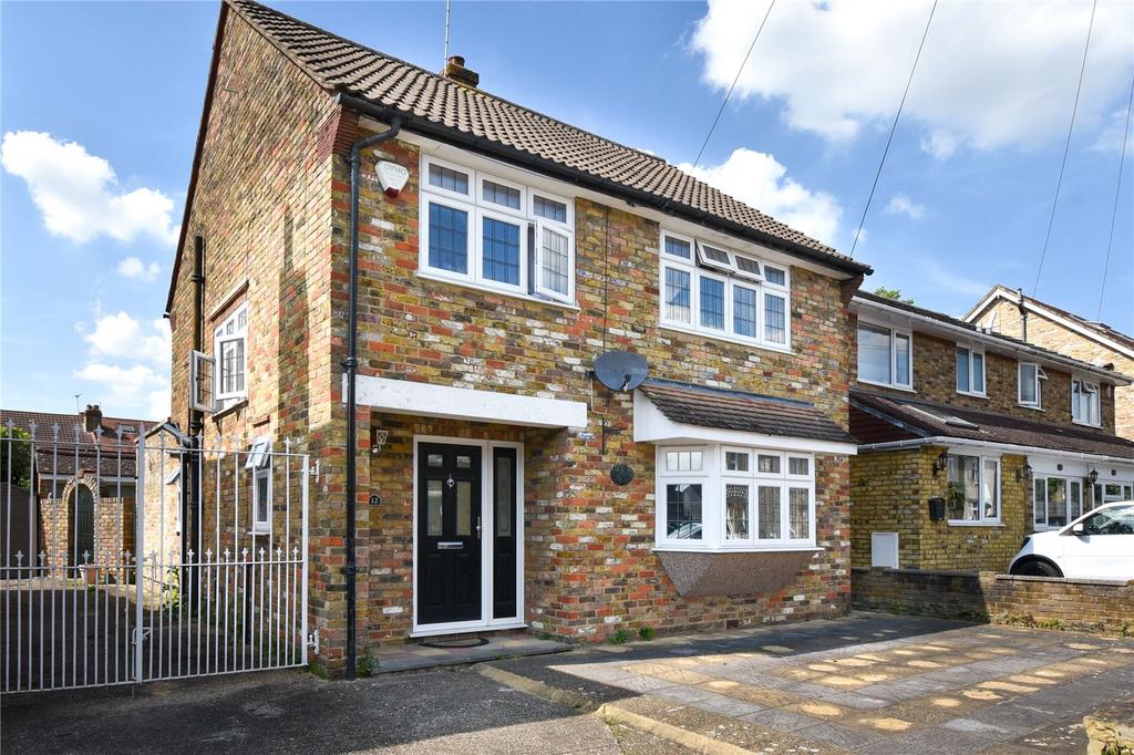 Uxbridge, Uxbridge UB10 3 bed detached house for sale £750,000