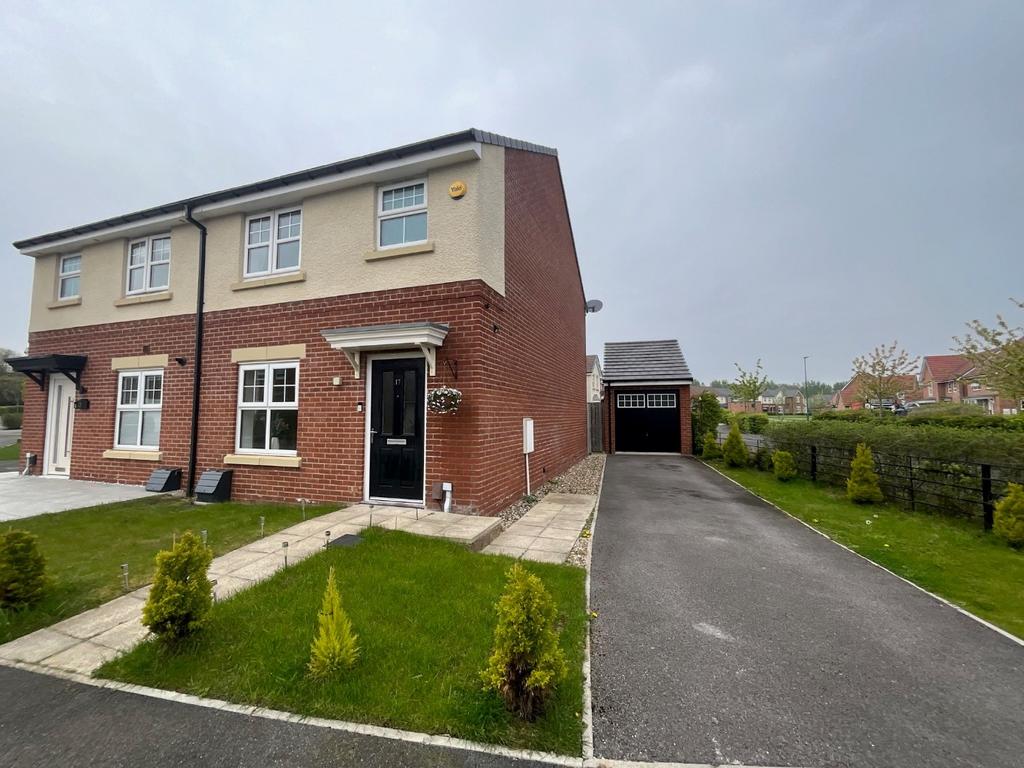 Bruce Drive, Hebburn, Tyne and Wear... 3 bed semidetached house for