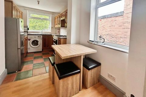 4 bedroom semi-detached house to rent, School Grove, Manchester, M20