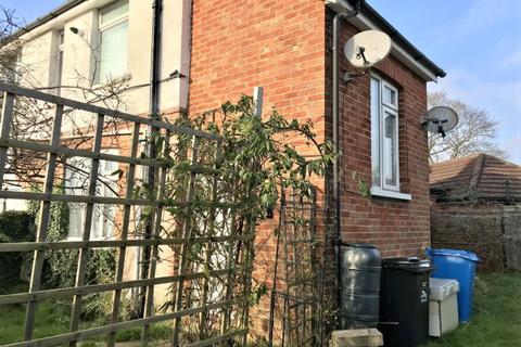 undefined, Coles Avenue, Hamworthy – Garden apartment