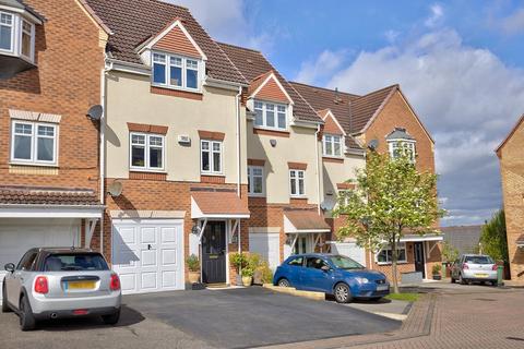 3 bedroom townhouse for sale, Sandpiper Mews, Wakefield
