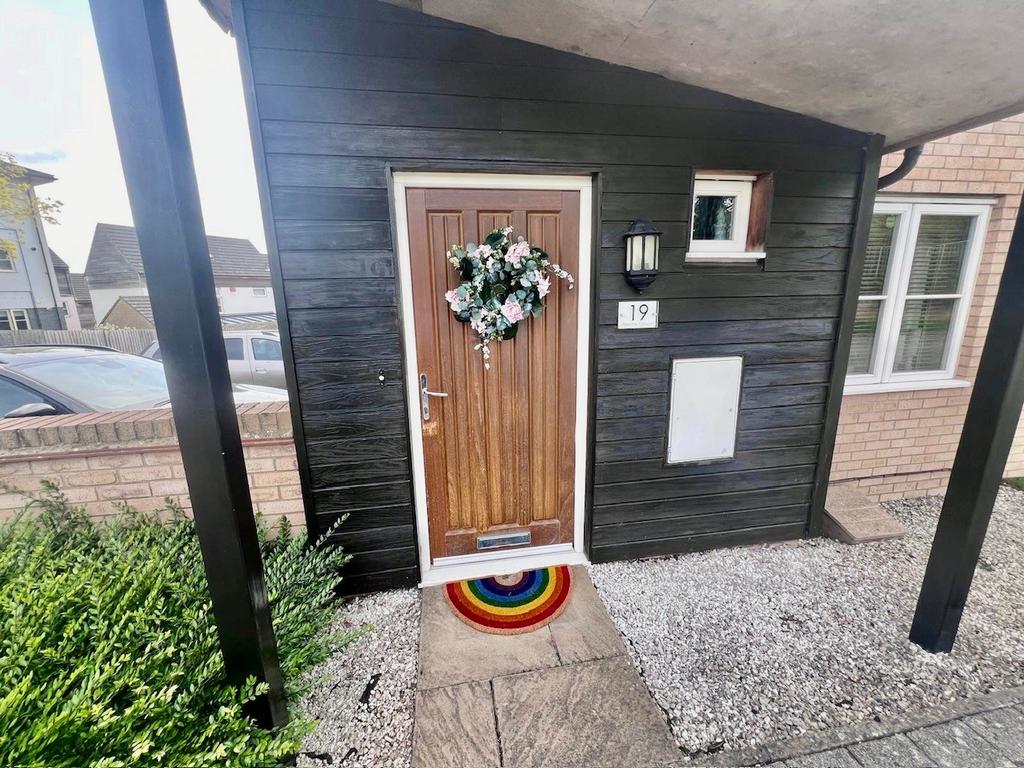 Flexerne Crescent, Ashland, Milton... 2 bed semidetached house for