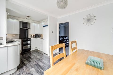 18 Abbotts View, Sompting, Lancing, BN15 0NG
