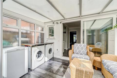 18 Abbotts View, Sompting, Lancing, BN15 0NG
