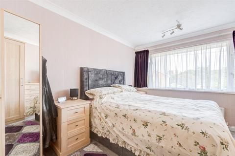 18 Abbotts View, Sompting, Lancing, BN15 0NG