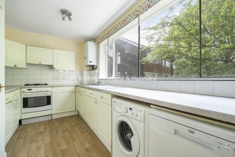 3 bedroom flat to rent, Thurlow Park Road London SE21