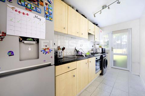 36 Rivington Crescent, London, NW7 2LE