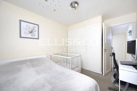 36 Rivington Crescent, London, NW7 2LE