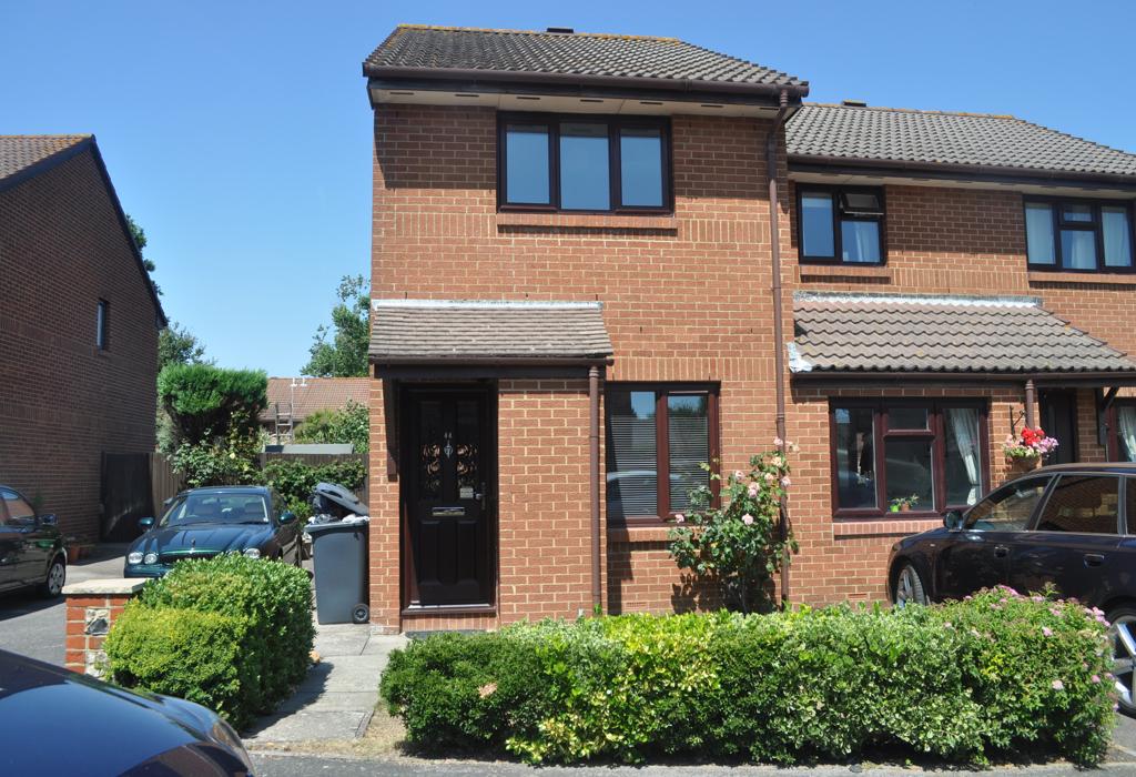 Fathoms Reach, Hayling Island, Hants 2 bed semidetached house to rent
