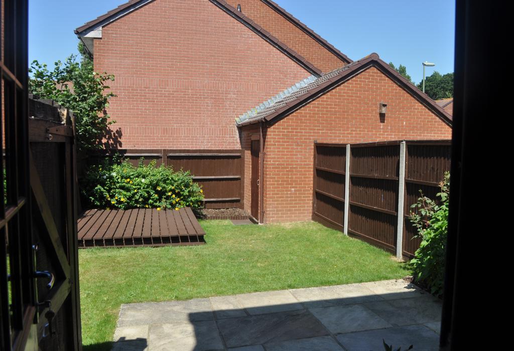 Fathoms Reach, Hayling Island, Hants 2 bed semidetached house to rent