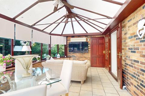 6 Boreham Close, Wickford, SS11 8XU