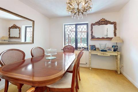 6 Boreham Close, Wickford, SS11 8XU