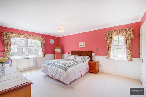 5 bedroom detached house for sale, Loughton IG10