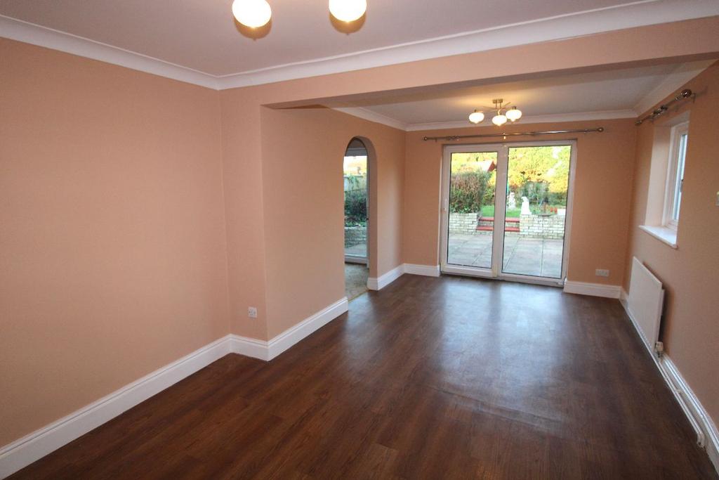 MILL ROAD, BOZEAT 2 bed semidetached bungalow for sale £339,950