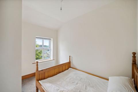 6 Spring Lane, Greetland, Halifax, HX4 8JL