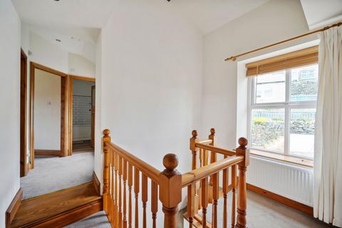 6 Spring Lane, Greetland, Halifax, HX4 8JL