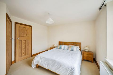 8 Spring Lane, Greetland, Halifax, HX4 8JL