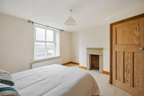 8 Spring Lane, Greetland, Halifax, HX4 8JL