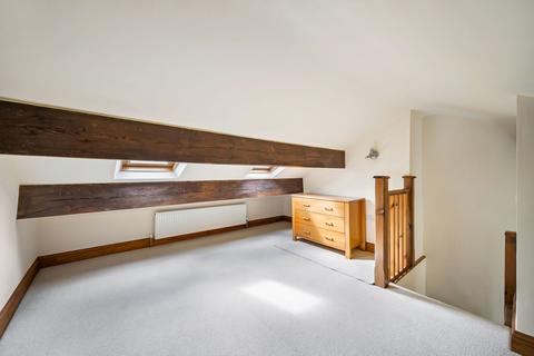 8 Spring Lane, Greetland, Halifax, HX4 8JL