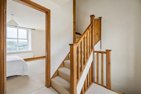 8 Spring Lane, Greetland, Halifax, HX4 8JL