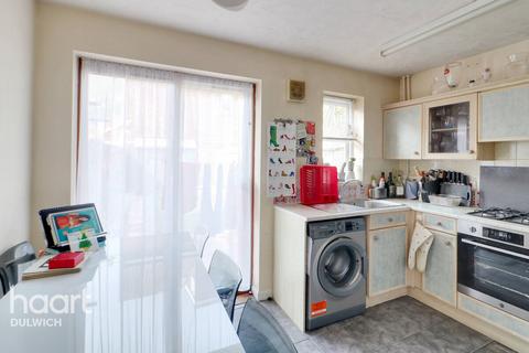 2 bedroom terraced house for sale, Burrow Road, London