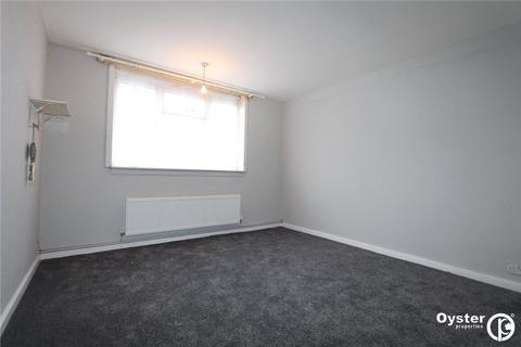 3 bedroom flat to rent, Glebelands Road, Feltham, TW14