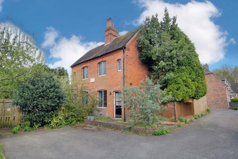 2 bedroom house for sale, Romsey