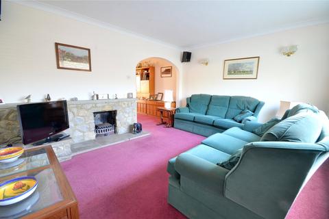 8 Beechfields, East Grinstead, RH19 3DW