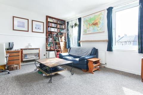 20/6 Loganlea Drive, Edinburgh, EH7 6LW