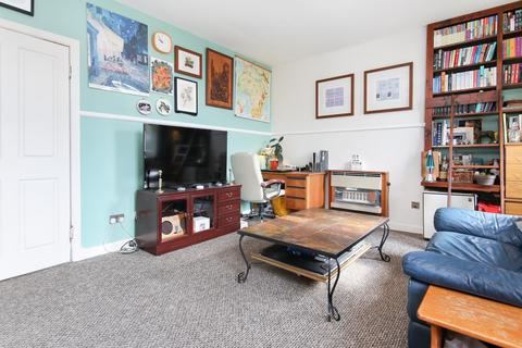 20/6 Loganlea Drive, Edinburgh, EH7 6LW