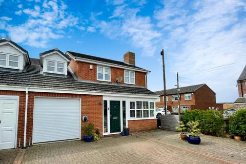 4 bedroom semi-detached house for sale, Elmtree Drive, Ryton, Newcastle upon Tyne, NE40