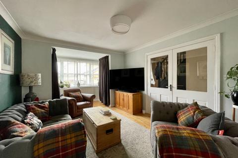 4 bedroom semi-detached house for sale, Elmtree Drive, Ryton, Newcastle upon Tyne, NE40