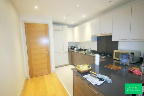 2 bedroom flat for sale, Station Close, Woodside Park, N12