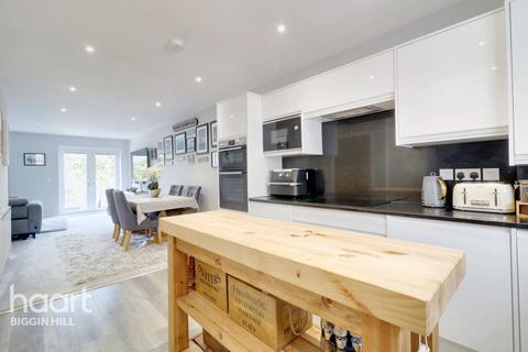 23 Sunningvale Close, Biggin Hill, Westerham, TN16 3BS