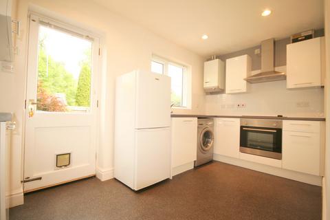 2 bedroom semi-detached house to rent, Kettles Close, Oakington, Cambridge, CB24