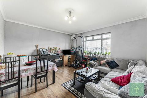 2 bedroom flat for sale, Green Lanes, N13