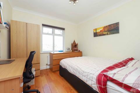 2 bedroom flat for sale, Arless House, Catherine Place, Harrow, HA1