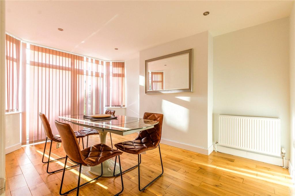 Vicarage Road, Bristol... 3 bed semidetached house to