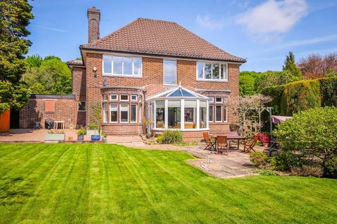4 bedroom detached house for sale, Willowfield Road, Halifax HX2