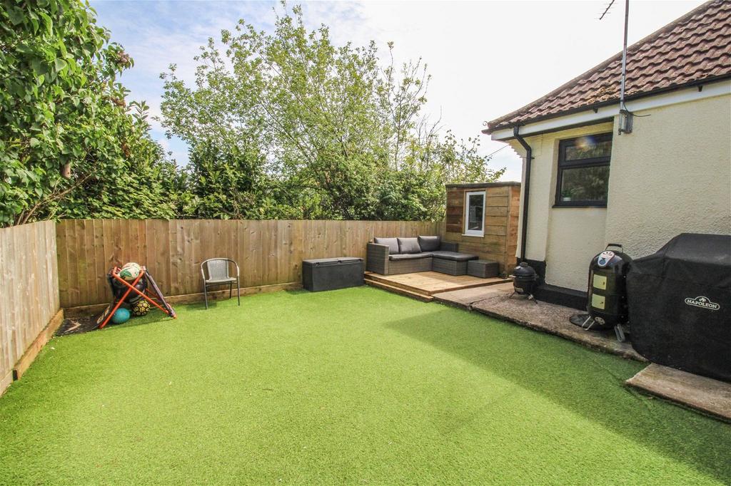 Hollis Avenue, Portishead BS20 3 bed semidetached bungalow for sale
