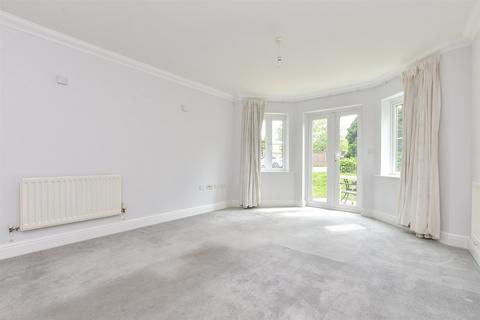 1 bedroom ground floor flat for sale, Station Road, Redhill, Surrey