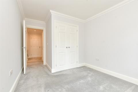 1 bedroom ground floor flat for sale, Station Road, Redhill, Surrey