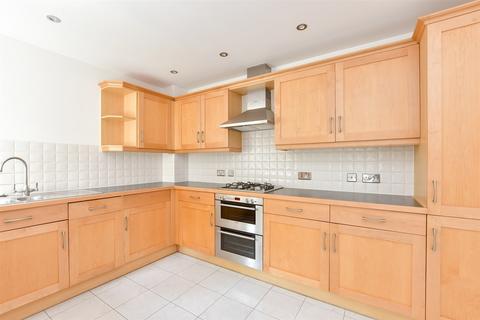 1 bedroom ground floor flat for sale, Station Road, Redhill, Surrey