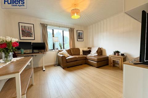 1 bedroom flat for sale, Ainsley Close, London N9