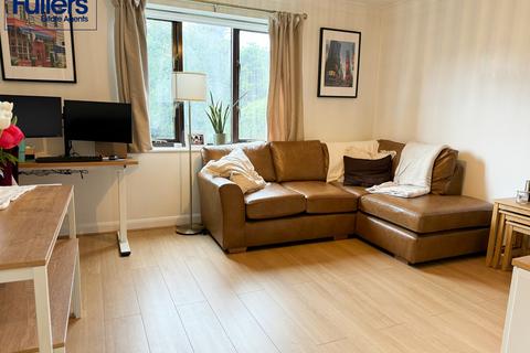 1 bedroom flat for sale, Ainsley Close, London N9