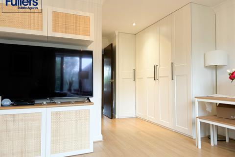 1 bedroom flat for sale, Ainsley Close, London N9