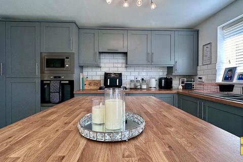 12 Llys Cambrian, Godrergraig, Swansea, SA9 2EY