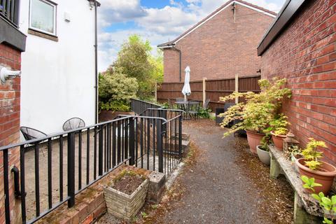 2 bedroom maisonette for sale, Malt House Court, Windle, WA10